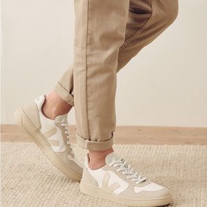 Limited edition Veja V-10 Mesh & Suede Low Top Neutral Sneakers Sz 37.5
